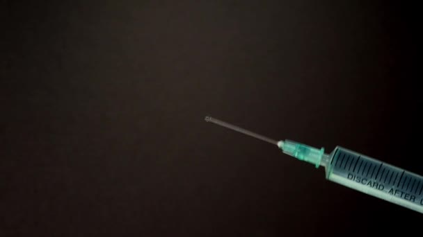 éjaculer des médicaments de la seringue 