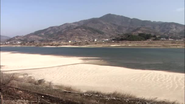 Seomjingang rivier in Gurye-si — Stockvideo