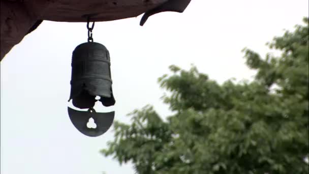 Close View Melallic Bell Hanging Roof Temple Gurye Provincia Jeollanam — Video Stock