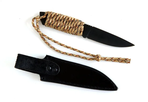 Нож и кожаная оболочка — стоковое фото