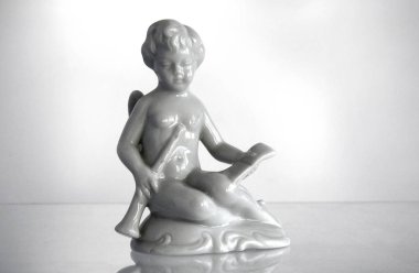 Bir flüt çalmaya melek