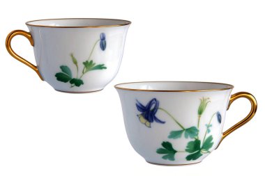 İki antik porselen bardak