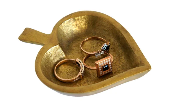 Bronzen kistje schoppen met sieraden — Stockfoto
