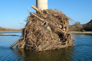 Çırpı ve enkaz köprü destek 