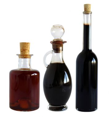 Balsamik sirke ile cam şişe