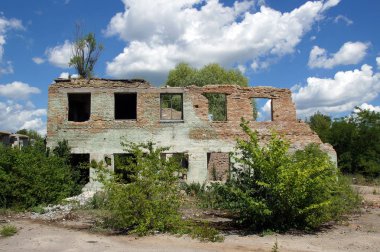 Terk edilmiş bir fabrika kurguları harap tuğla