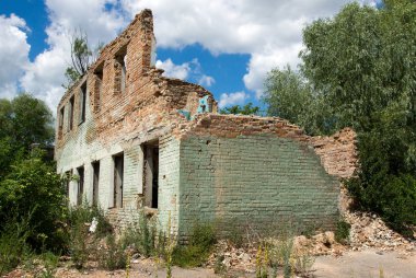 Terk edilmiş bir fabrika kurguları harap tuğla