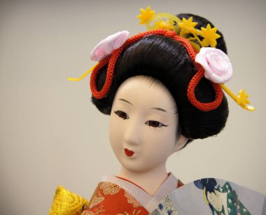 Japon porselen bebek