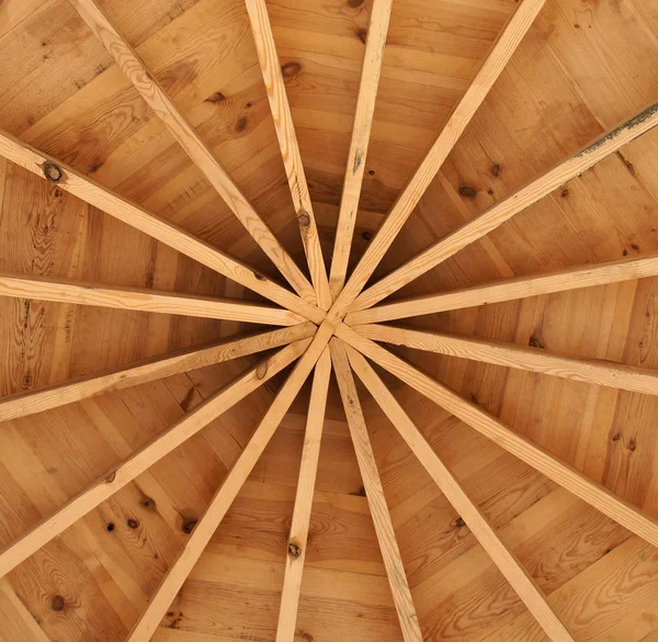 木製のパビリオンの天井 — ストック写真