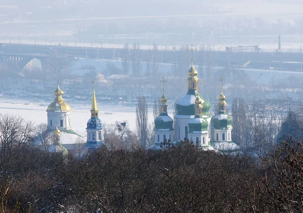 Свято-Георгиевский собор Выдубичского монастыря — стоковое фото