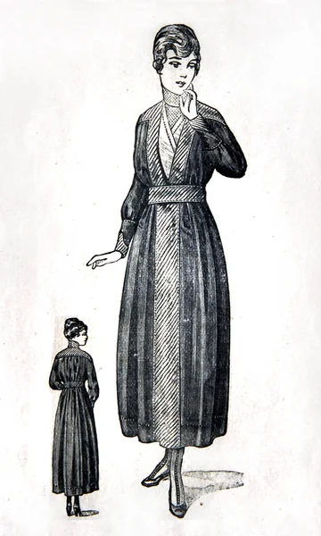 Bir eski stil dergisi moda giyim örnekleri — Stok fotoğraf