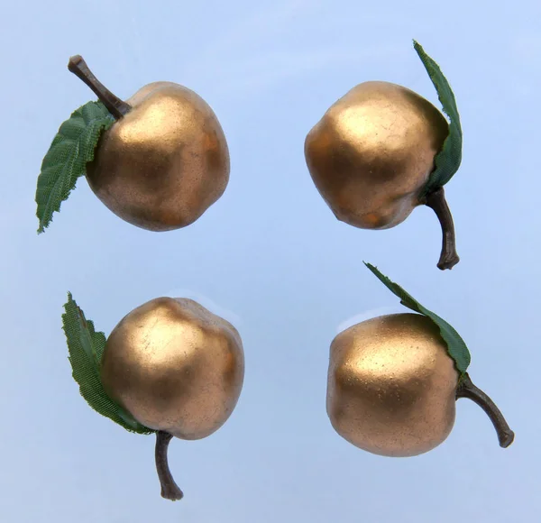 Золотые яблоки как образец — стоковое фото