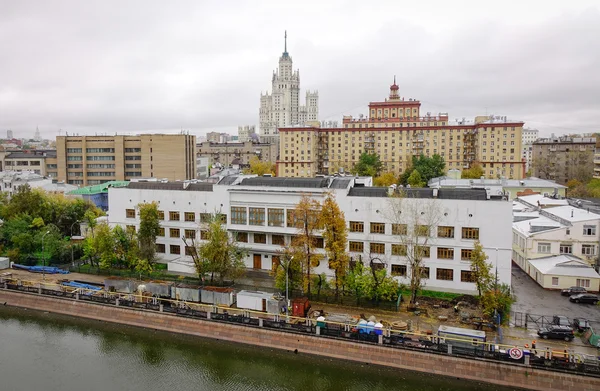 Moscow Russia Oct 2016 Many Buildings Located Downtown River Moscow — Stock Photo, Image