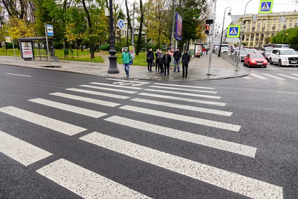 San Pietroburgo Russia Ottobre 2016 Persone Che Camminano Strada Nel — Foto Stock