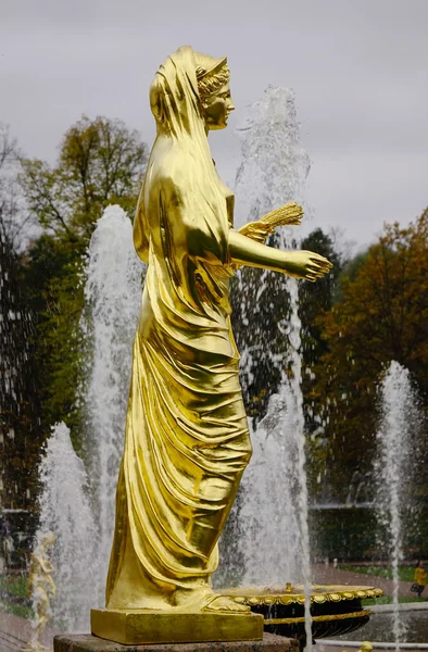 Petergof Saint Pétersbourg Octobre 2016 Statues Dorées Avec Fontaine Petergof — Photo