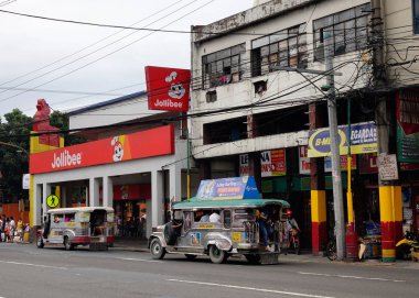 Manila, Filipinler - 20 Aralık 2015. Manila, Filipinler Çin mahallesinde sokak görünümü.
