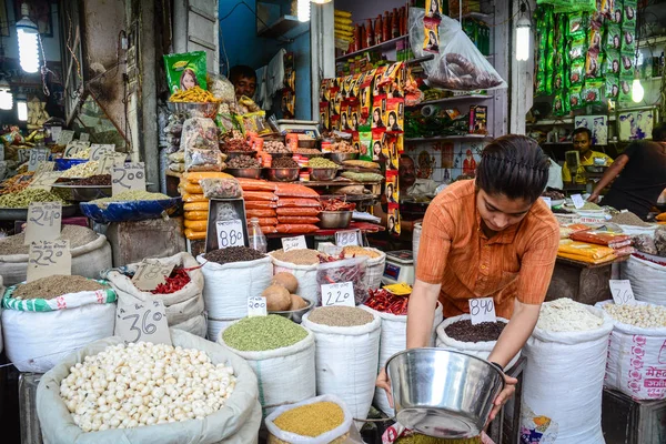 Delhi India Luglio 2015 Uomo Indiano Che Vende Spezie Mercato — Foto Stock