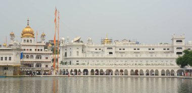 Amritsar, Hindistan - 25 Temmuz 2015. Amritsar, Hindistan altın tapınak ana sarayda.