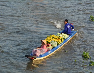 Ahşap tekne Nehri Vietnam üzerinde grubu 