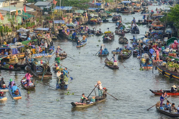 Soc Trang Vietnam Feb 2016 Gente Botes Remos Mercado Flotante — Foto de Stock