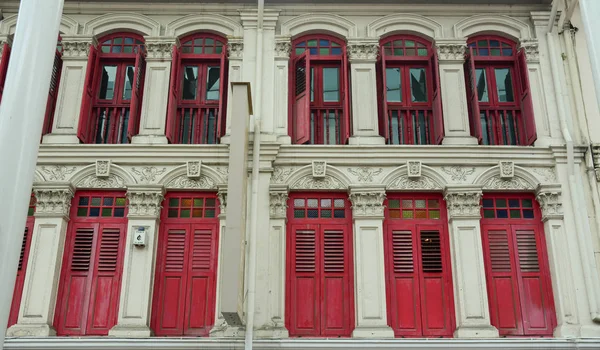 Portas Coloridas Prédio Antigo Chinatown Singapura — Fotografia de Stock