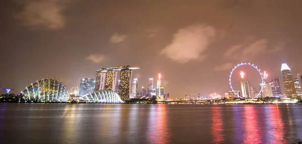 싱가포르 2015 일입니다 싱가포르의 비지니스 지구의 야경입니다 싱가포르에서 싱가포르의 광범위 — 스톡 사진