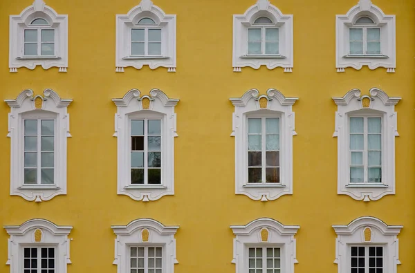 Finestre Vecchio Edificio San Pietroburgo Russia — Foto Stock