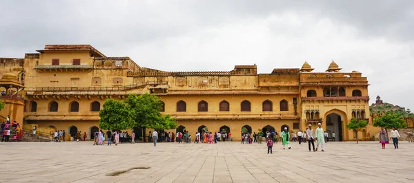 Jaipur India Jul 2015 Gente Visita Jardín Amber Fort Fuerte —  Fotos de Stock