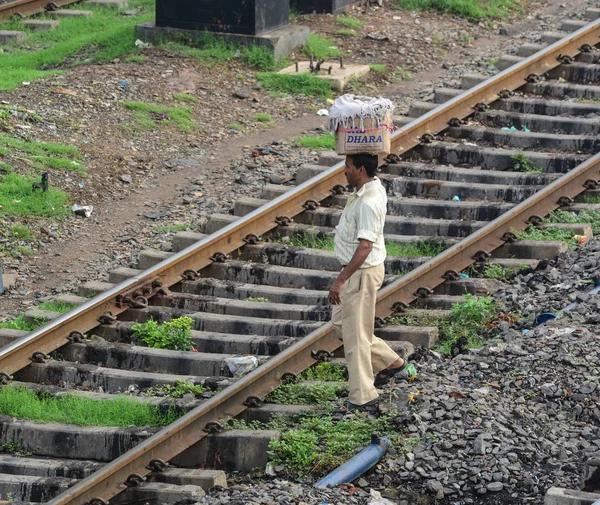 Gaya Índia Julho 2015 Homem Indiano Não Identificado Caminhando Trilha — Fotografia de Stock