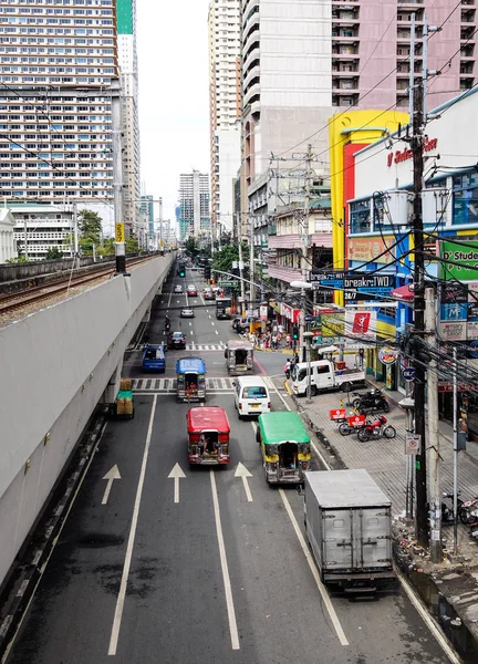 Manila Filipinas Diciembre 2015 Personas Vehículos Calle Hora Punta Manila —  Fotos de Stock