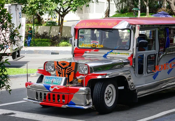 Manille Philippines Décembre 2015 Jeepney Arrête Dans Rue Manille Philippines — Photo