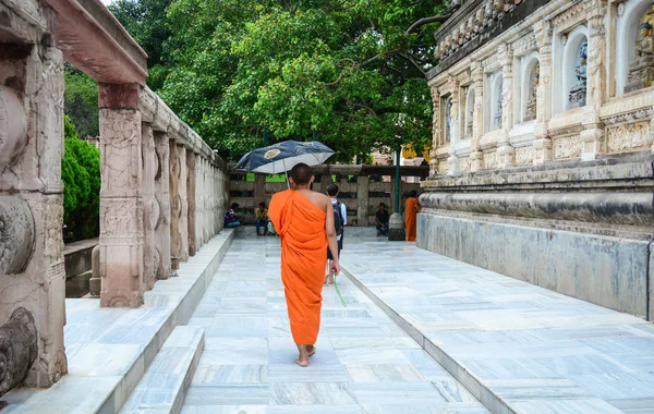 Bodhgaya Indien Juli 2016 Ein Buddhistischer Mönch Wie Viele Menschen — Stockfoto