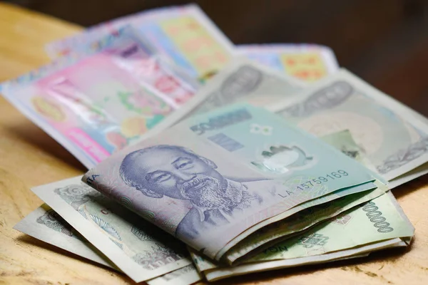 Вьетнамские Деньги 500 000 Донских Банкнот Портретом Президента Мина — стоковое фото