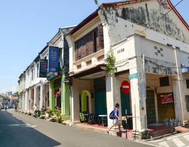 Penang, Malezya - 10 Mar 2016. George Town Penang, Malezya birçok eski evlerde. Georgetown, İngiliz sömürge binaları, Çin çevrelemektedir ve camiler için bilinen.