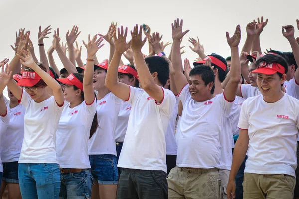 Vung Tau Vietnam Junio 2015 Jóvenes Identificados Uniforme Jugando Juego — Foto de Stock