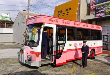 Turist otobüsü istasyonu Kiikatsuura, Japonya 