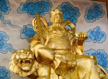 Bangkok, Tayland - 10 Kasım 2015. Bangkok, Tayland için Tapınağı'nda Çin antik Tanrı Guan Yu heykeli.
