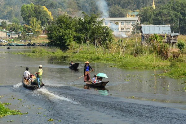 미얀마 2016 미얀마에 소통량입니다 Inle 호수는 Nyaungshwe 상태에 — 스톡 사진