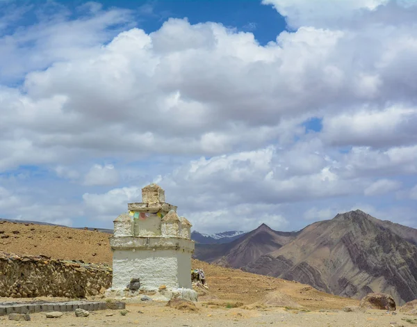 Una Estupa Blanca Monasterio Tibetano Ladakh Jammu Cachemira Norte India — Foto de Stock