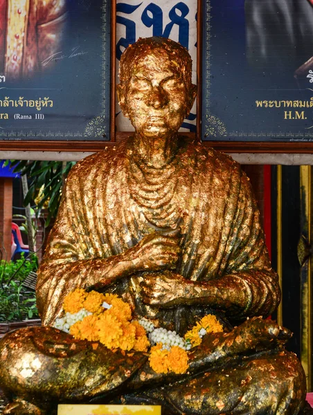Bangkok Thailandia Luglio 2015 Statua Del Monaco Oro Wat Mahathat — Foto Stock