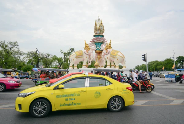 Bangkok Tailandia Jul 2015 Tráfico Una Carretera Concurrida Cerca Del — Foto de Stock
