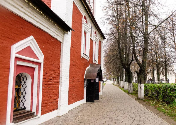Vista Igreja Assunção Uma Das Igrejas Ortodoxas Outono Cidade Suzdal — Fotografia de Stock
