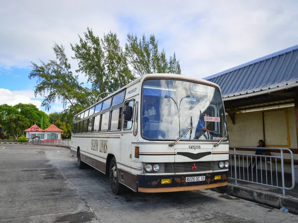 Mahebourg Mauritius Gennaio 2017 Autobus Locale Alla Stazione Mahebourg Mauritius — Foto Stock