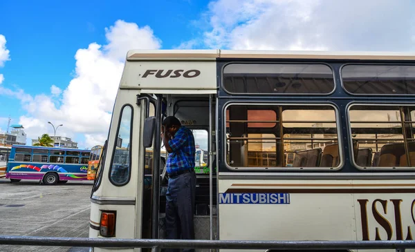 Mahebourg Mauritius Ocak 2017 Bir Otobüs Istasyonu Mahebourg Mauritius Durdurma — Stok fotoğraf