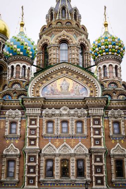 Savior kan - Saint Petersburg, Rusya'nın çok ünlü Simgesel Yapı üzerinde kilisenin cephe.