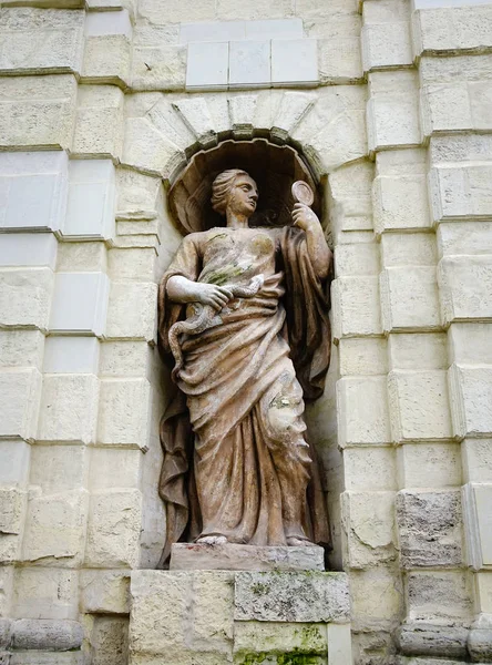 Estatua Lady God Muro Piedra Antiguo Castillo San Petersburgo Rusia —  Fotos de Stock