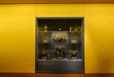 Paris, Fransa 'daki Louvre Müzesi' nin içi 