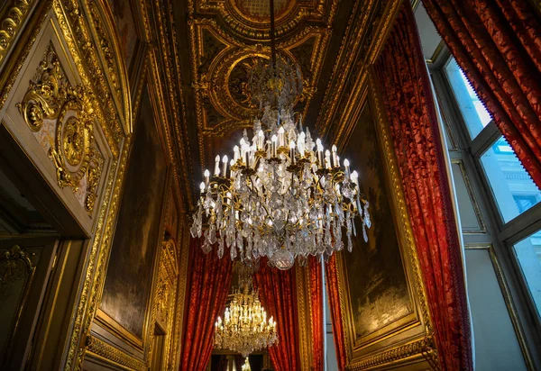 Interno del Museo del Louvre a Parigi — Foto Stock