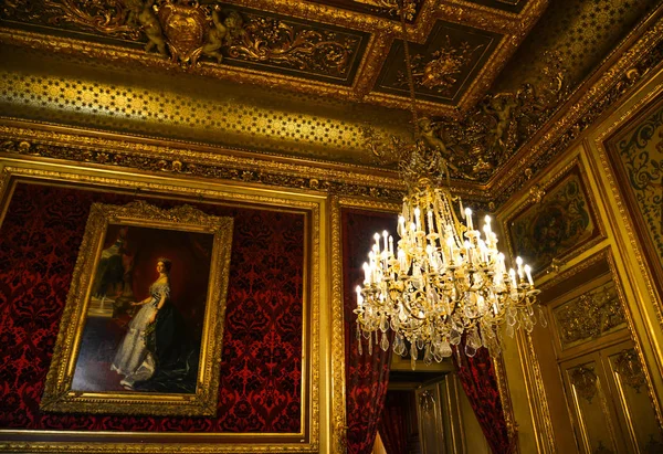 Interno del Museo del Louvre a Parigi — Foto Stock