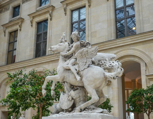 Εσωτερικό του Μουσείου του Λούβρου στο Παρίσι, Γαλλία — Φωτογραφία Αρχείου